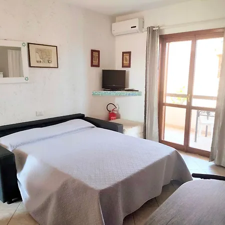 Daire 2 Beds With Private Balcony In Marinella Just 200 Mt From The Sea